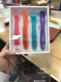 Thìa ăn dặm Baby cảe cho bé