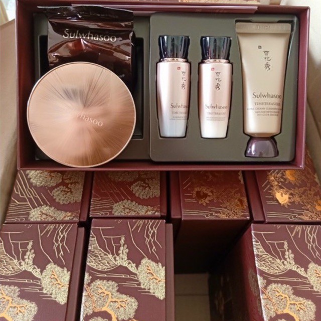 Bộ phấn nước phiên bản đặc biệt dòng cao cấp nhất Sulwhasoo Thông đỏ
