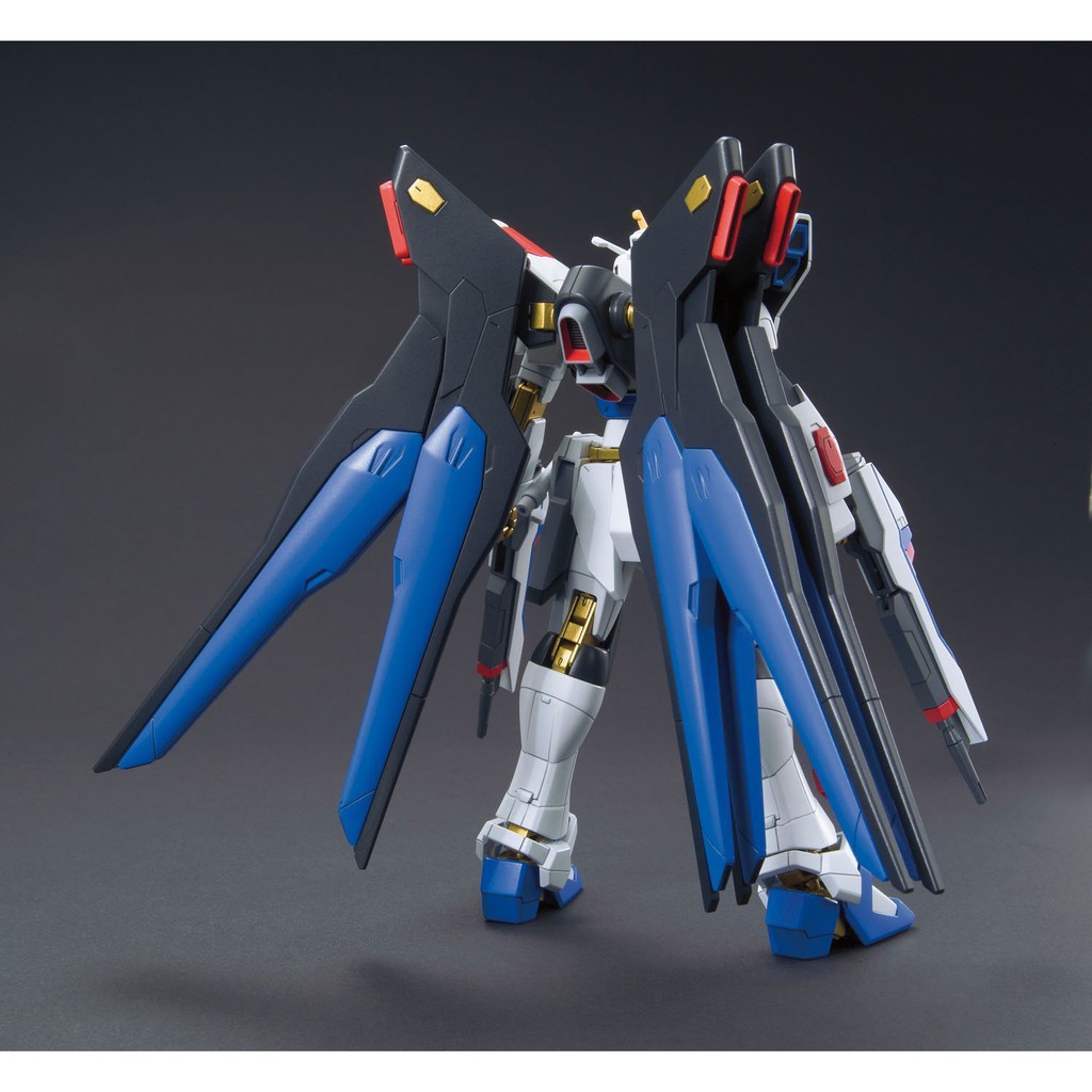 Mô Hình Gundam Bandai HG 201 Strike Freedom Gundam 1/144 SEED