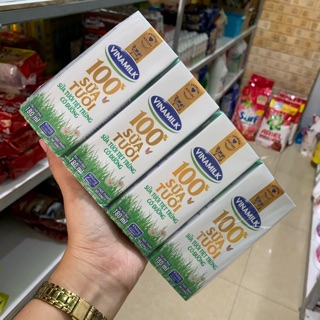 Lốc 4 hộp sữa tươi Vinamilk có đường 180ml