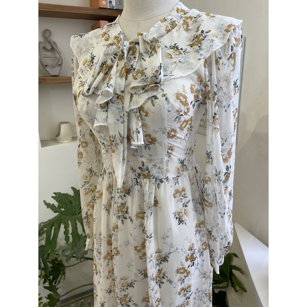 Váy đầm nữ tơ hoa dáng suông dài tay bo chun cổ bèo Flane màu be YAME