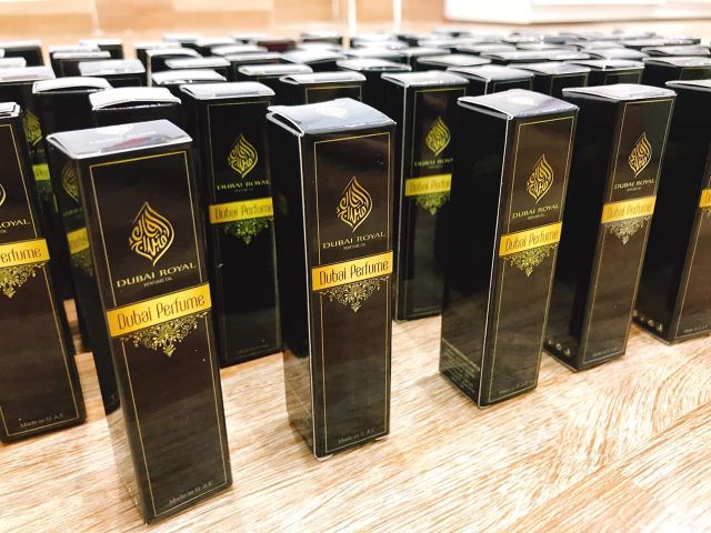 Tinh dầu dubai dạng lăn