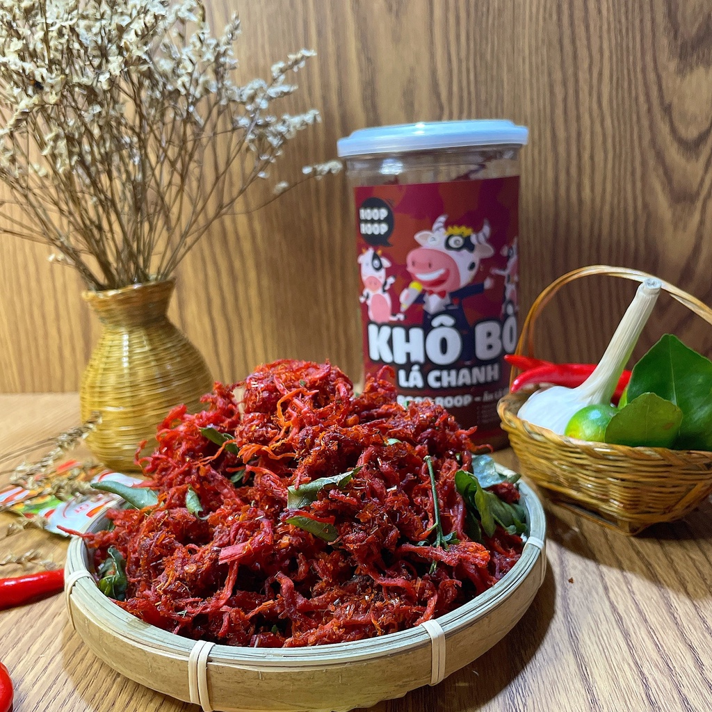 Khô bò sợi ngắn lá chanh cay 300g RoopRoop đồ ăn vặt Sài Gòn đồ ăn vừa ngon vừa rẻ | BigBuy360 - bigbuy360.vn