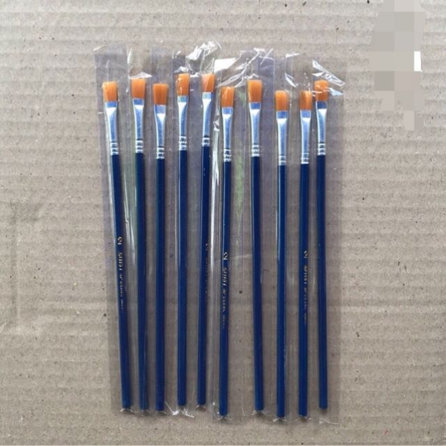 1 cây cọ vẽ