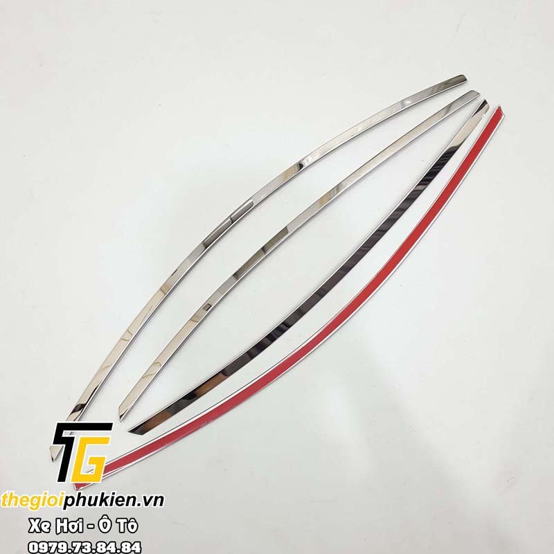 Nẹp viền chân kính, cong kính xe Hyundai Grand i10 2021-2022 chất liệu Inox sáng bóng