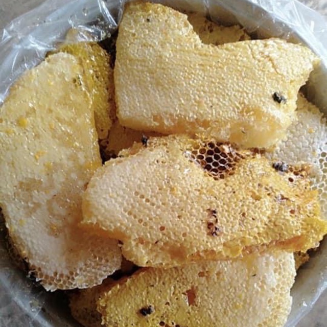 Mật ong ruồi hang đá ( 1kg cả sáp )