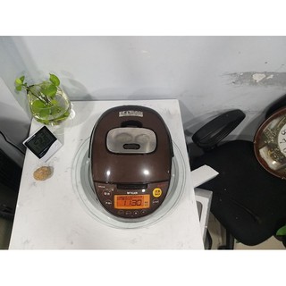  Nồi cơm điện cao tần IH Tiger Tacook 1L nội địa nhật điện 100v