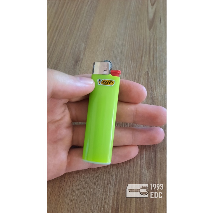 Quẹt Bic J3