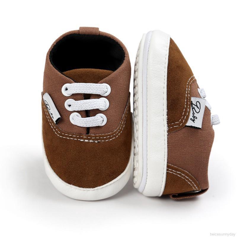 Giày sneaker đế mềm chống trơn dành cho bé trai và gái