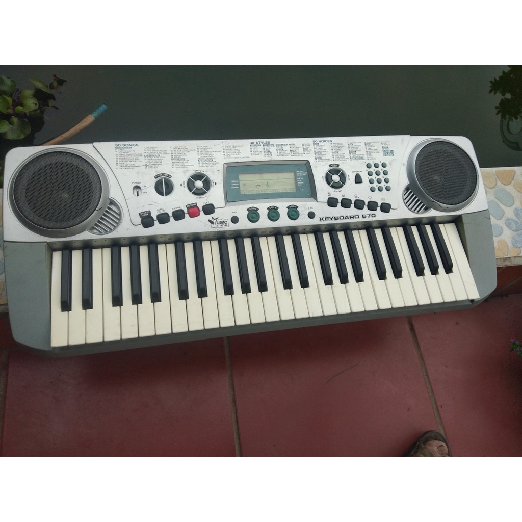 đàn ocgan có màn hình Keyboard 670