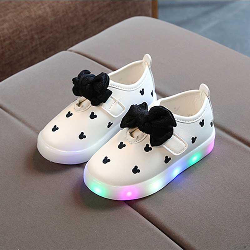 Giày sneaker đế mềm hình Mickey cho bé gái
