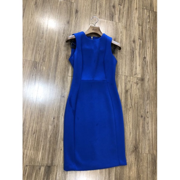 Đầm CaIvin Kle¡n dáng ôm body