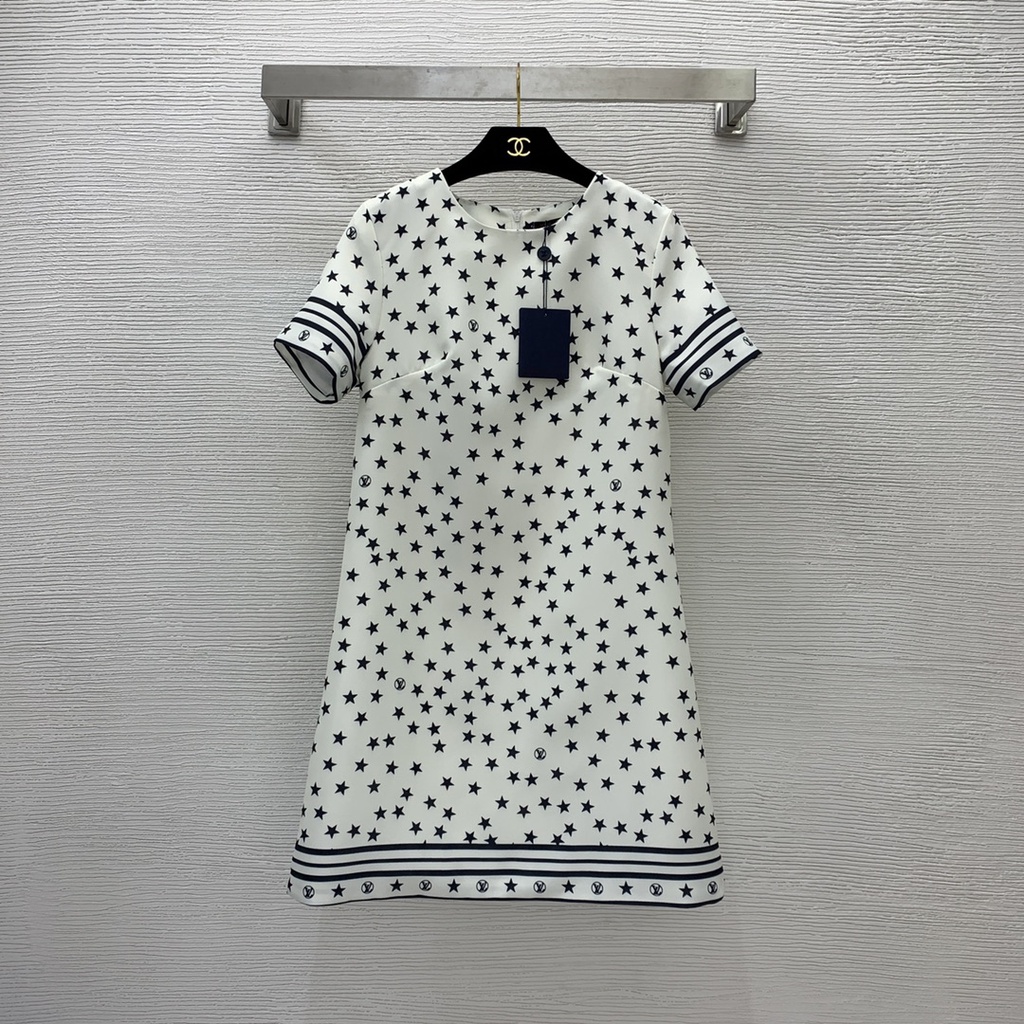 Váy xuông in hình ngôi sao nữ thời trang cao cấp Louis Vuitton LV