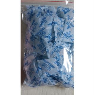 1 lạng hạt chống ẩm hút ẩm loại 5g (có sẵn)