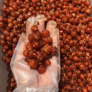 Chj lay e 250g kho heo 80k
 , 250g ca cơm giòn 70k , voi 500g tai heo sa te. 40k