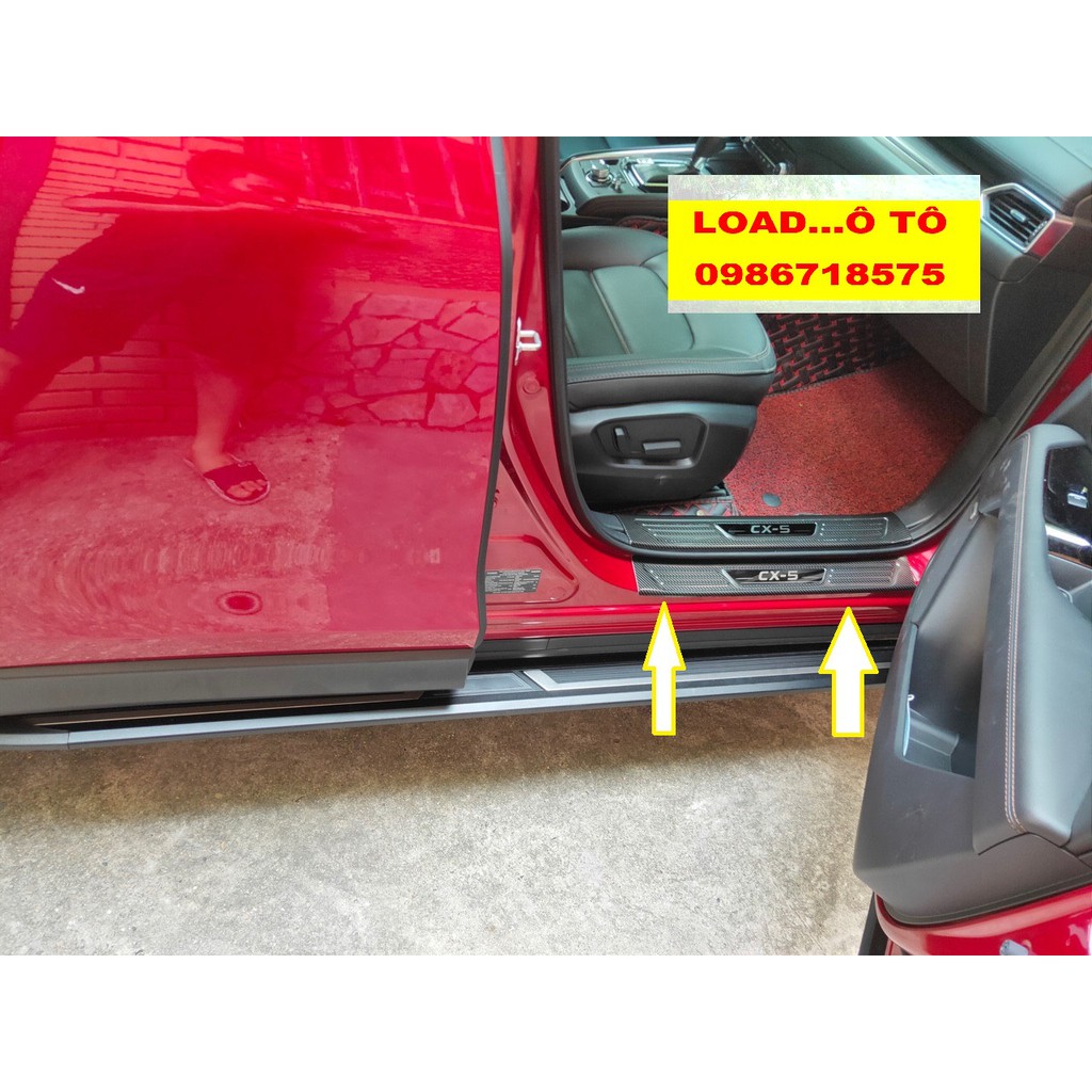 Ốp Bậc Cửa, Nẹp Bước Chân Trong, Ngoài Xe Mazda CX5 2022-2018 Mẫu carbon Cao Cấp