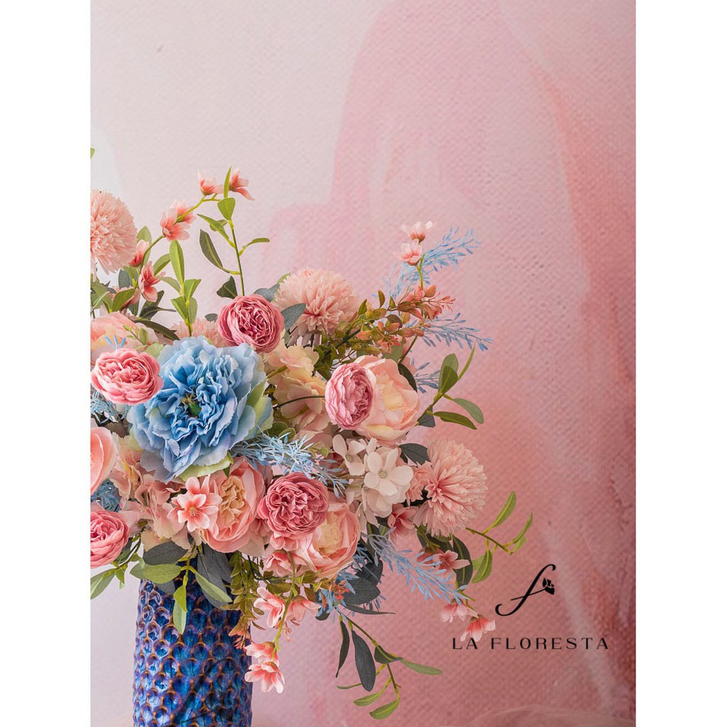 Bình hoa mẫu đơn xanh điểm hoa trà hồng cắm sẵn, dùng để trang trí nhà cửa, phù hợp để bàn, cắm trong bình thuỷ tinh
