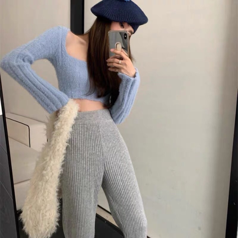 Áo len croptop cổ vuông tay loe