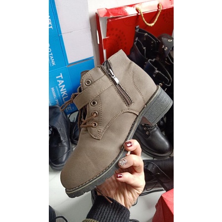 Boots da xả kho giá rẻ