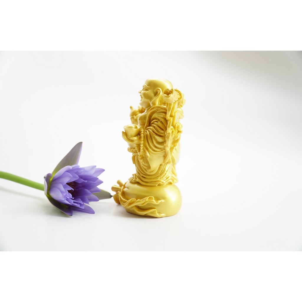 Tượng Phật Di Lặc nhũ vàng đứng trên bao tiền vàng chiêu tài lộc - Cao 14cm | BigBuy360 - bigbuy360.vn