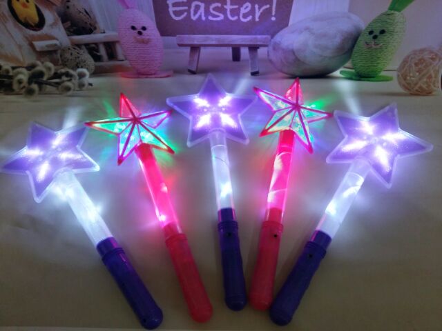 ĐÈN PHÁT SÁNG HÌNH NGÔI SAO QUÀ TẶNG CHO BÉ