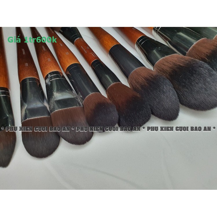 Bộ cọ chuyên nghiệp Make up Forever 35 cây