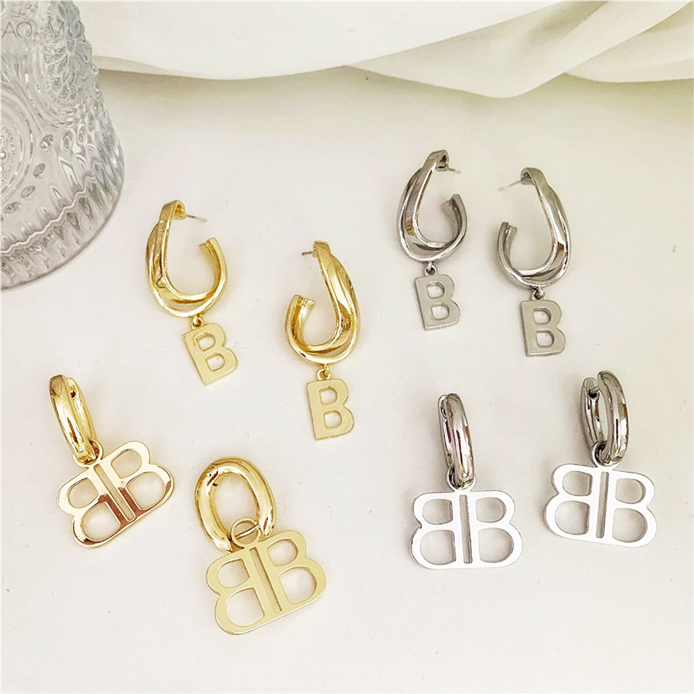 Khuyên tai hình chữ B thời trang sành điệu dành cho nữ