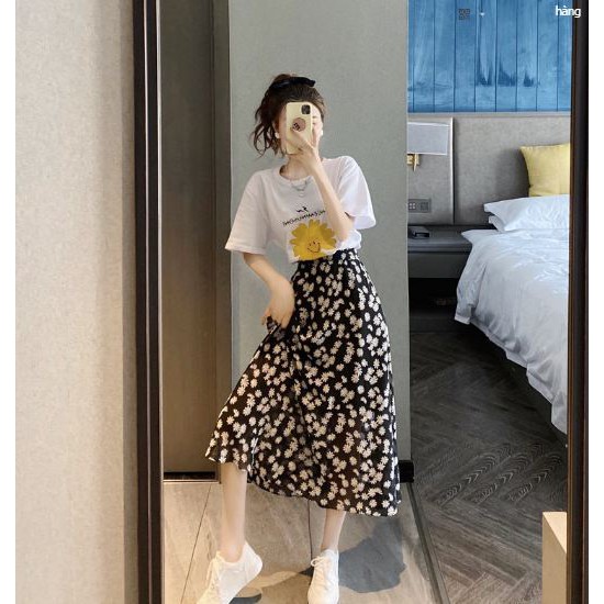 [Mã FAGREEN55 giảm 10% tối đa 30K đơn 99K] [Sẵn] Chân váy hoa cúc nhí dài, áo phông hoa cúc mẫu mới 2020