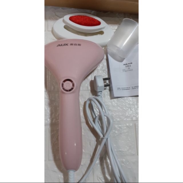 Bàn là hơi nước cầm tâyUX-YD6005