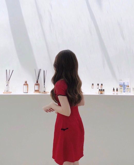 ĐẦM ĐỎ CỔ LỤA HOA