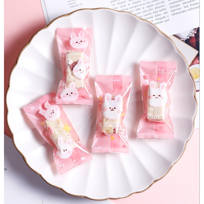 Túi kẹo nougat ~ Thỏ trắng nền hồng ,gấu nâu
