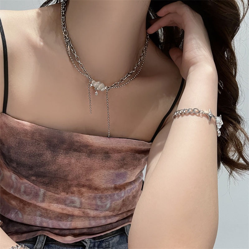 Vòng cổ Hai Lớp Phối Tua Rua Và Quả Cầu Bông Xinh Xắn Cho Nữ