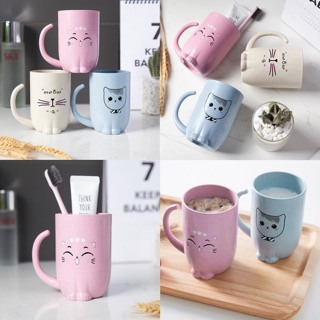 Cốc nhựa lúa mạch mèo
