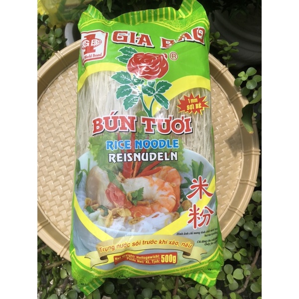Bún khô , phở khô , bún gấc,bánh canh Trảng bàng, bánh tráng trắng cuốn thịt. ít