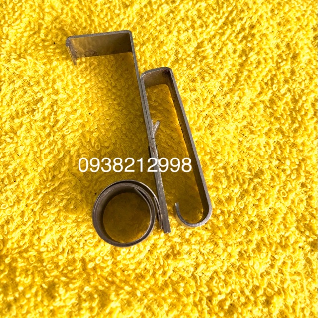 Lò xo đẩy giá đỡ chổi Than