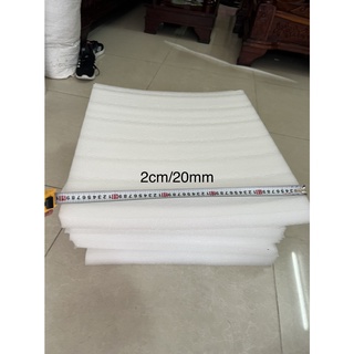 1 tấm mút pe foam dày 2cm/ 2 phân kích thước 50cm*50cm chèn lót chống va đập
