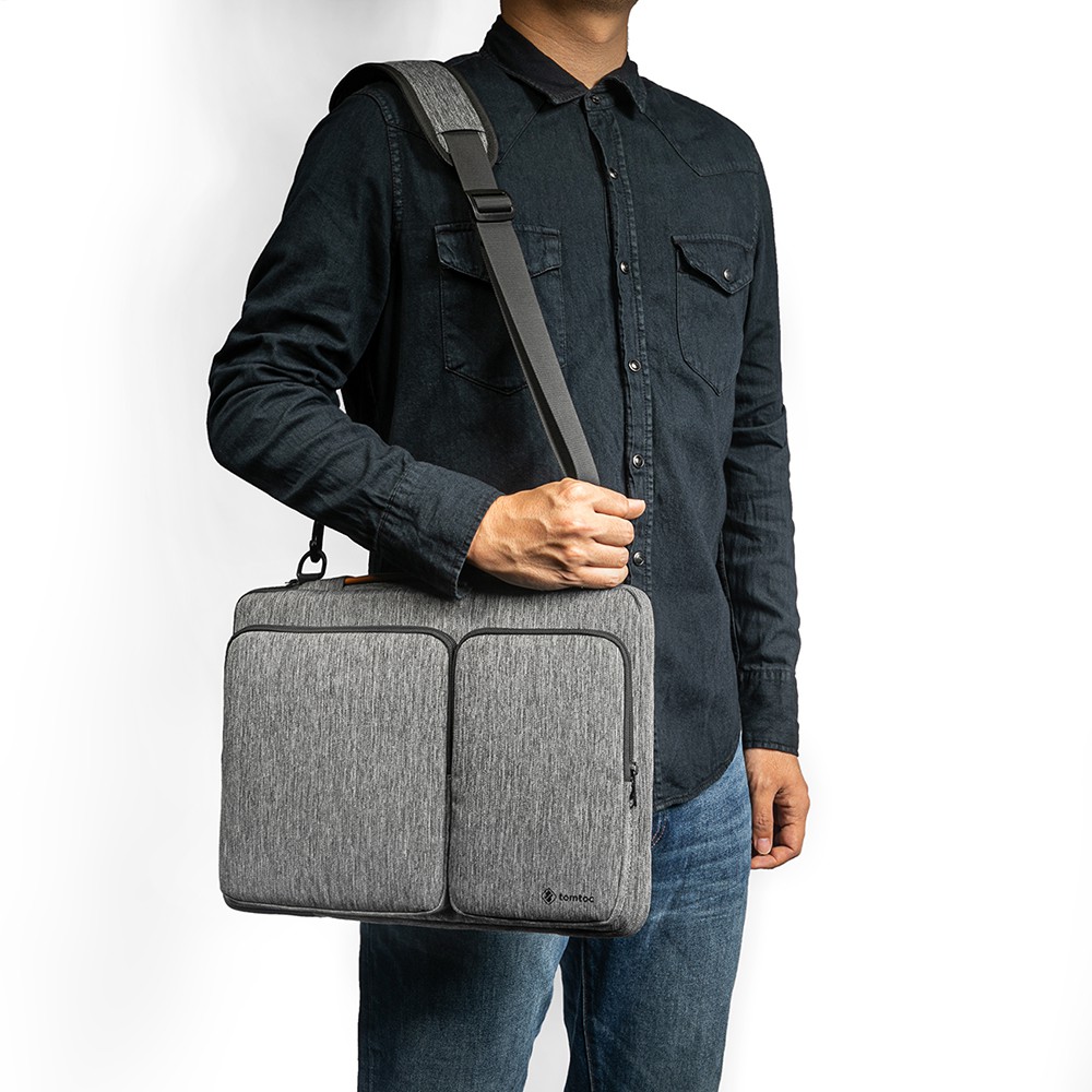 TÚI ĐEO TOMTOC A42 (USA) 360* SHOULDER BAGS MACBOOK PRO 13" /PRO 15″/MACBOOK 16″ GRAY