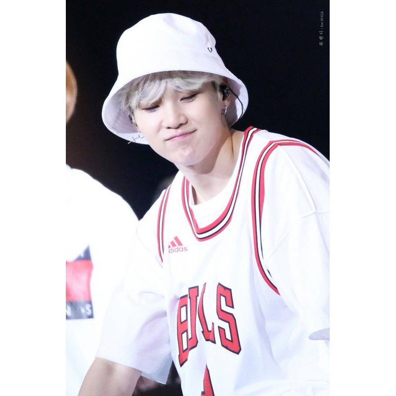 Nón vành tròn thời trang cho fan nhóm nhạc BTS