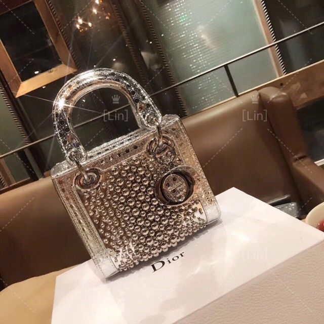 Túi xách đính hạt siêu đẹp