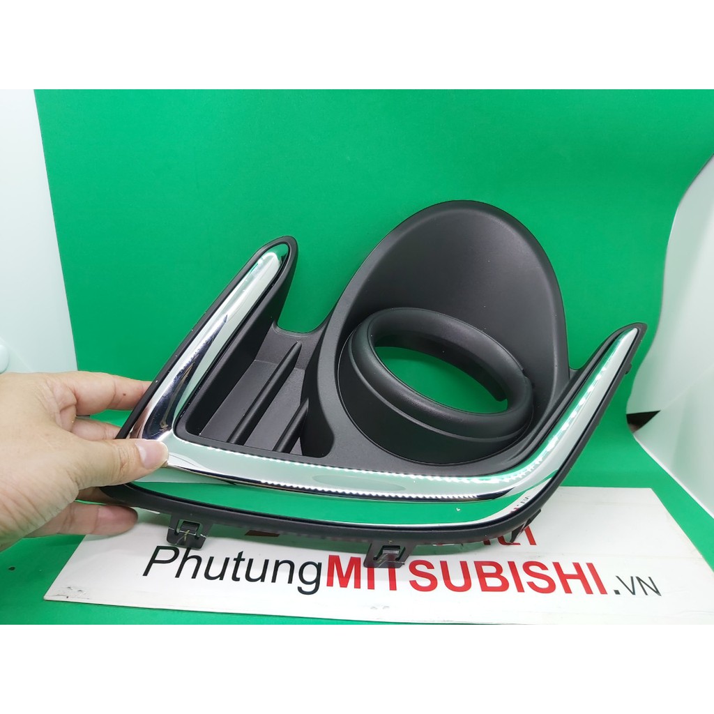 Ốp đèn gầm, Ốp đèn sương mù xe Mitsubishi Attrage