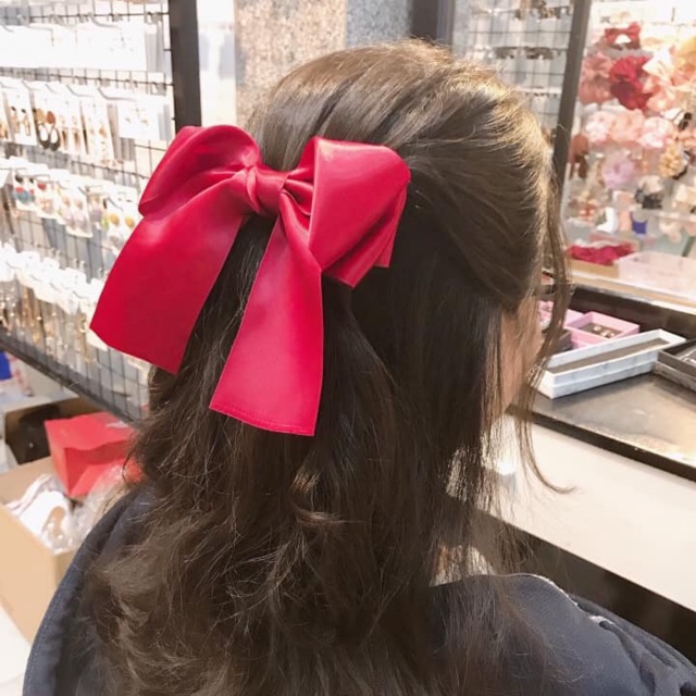 Kẹp nơ tiểu thư