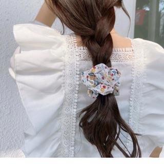 Cột tóc Scrunchies hoa tulip