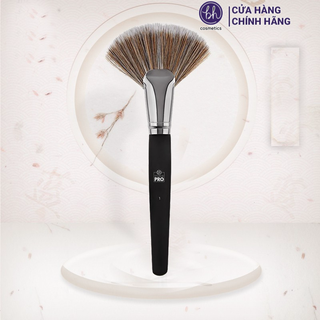 Cọ quạt BH COSMETICS Studio Pro Brush 1 Deluxe Fan