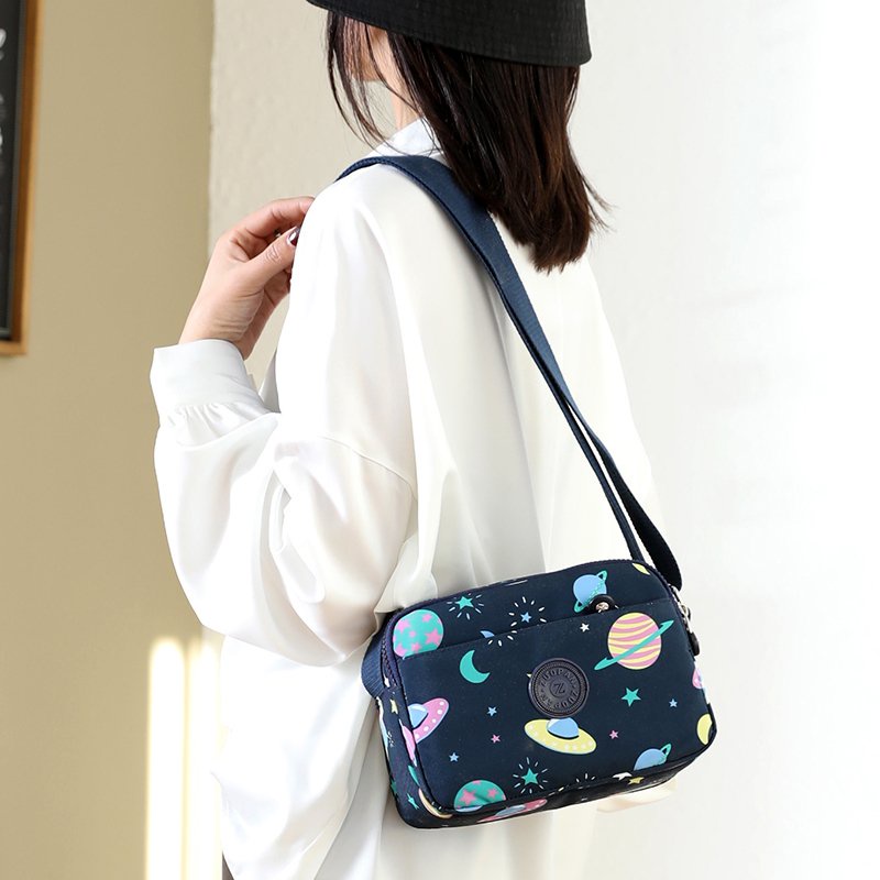 Túi Xách Vải Nhiều Ngăn Cỡ Lớn In Họa Tiết Xinh Xắn Cho Nữ