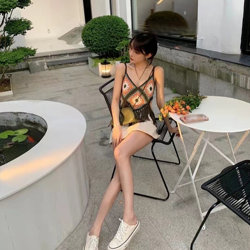 Áo Croptop Dệt Kim Hai Dây Cổ Chữ V Phối Tua Rua Phong Cách Boho Thời Trang Cho Nữ
