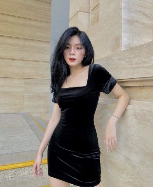 ĐẦM NHUNG CỔ VUÔNG SANG CHẢNH SIÊU TÔN DÁNG VELVET DRESS | BigBuy360 - bigbuy360.vn