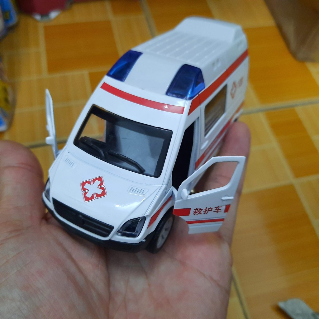 Đồ chơi xe ô tô cứu thương die cast mini bằng hợp kim nhựa có nhạc và đèn xe đồ chơi trẻ em