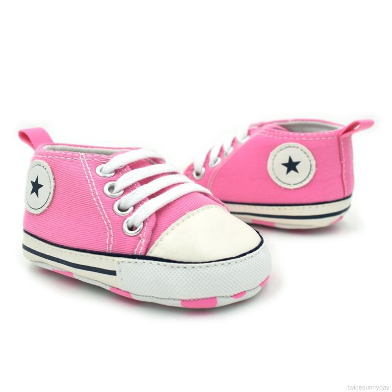 Giày thể thao mềm mại dùng cho trẻ nhỏ