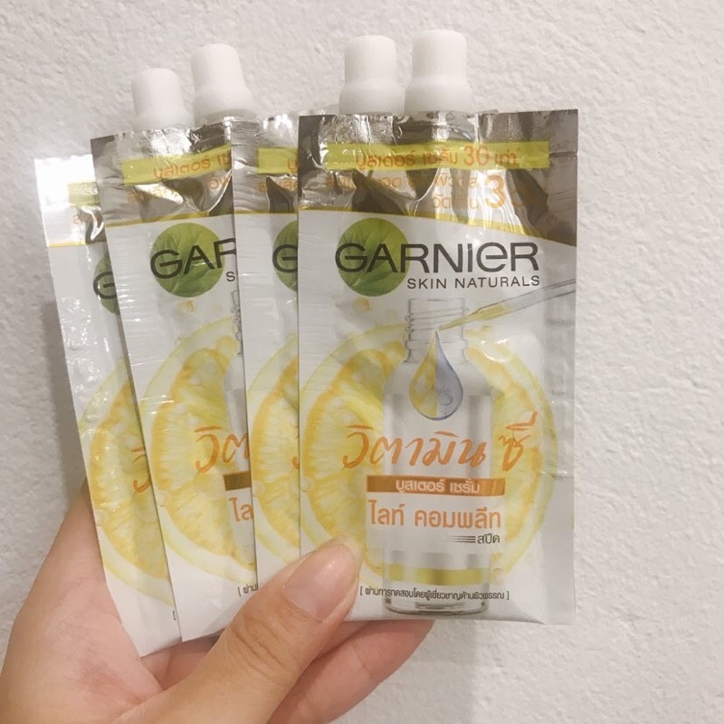 Sample serum dưỡng trắng mờ thâm Vitamin C Garnier 7.5ml