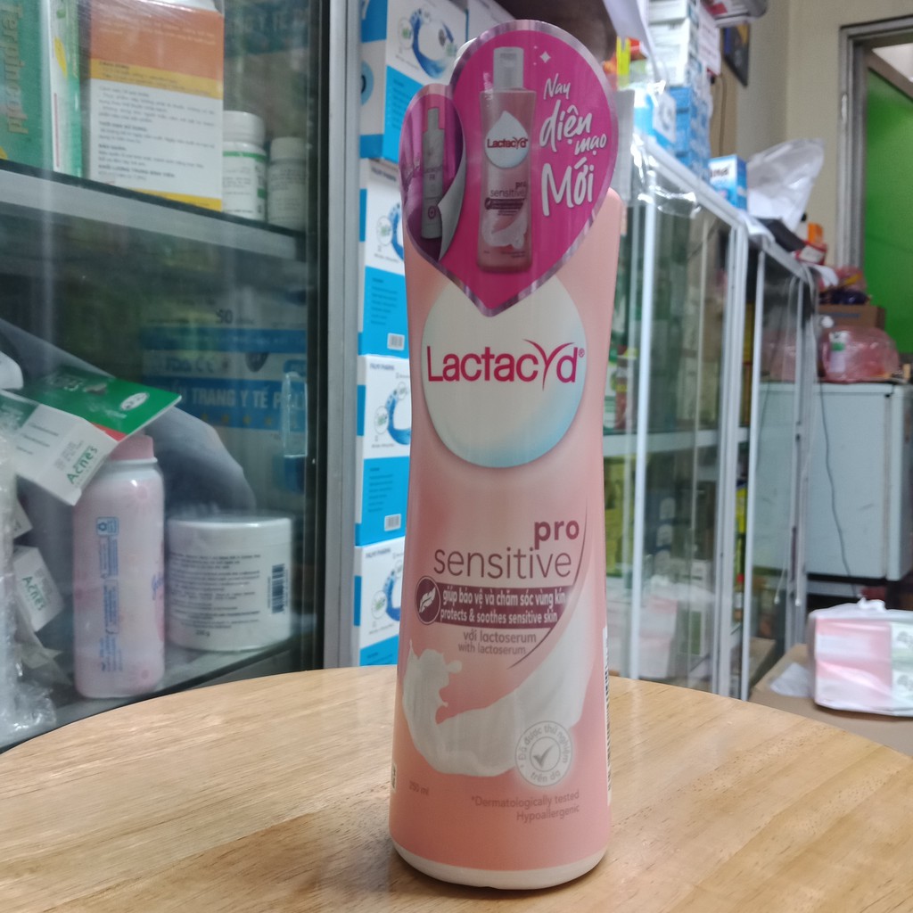 Dụng dịch vệ sinh phụ nữ Lactacyd Feminine hygiene 250ml